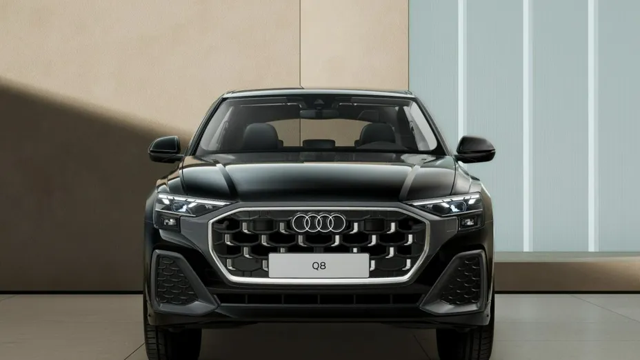 AUDI Q8 -