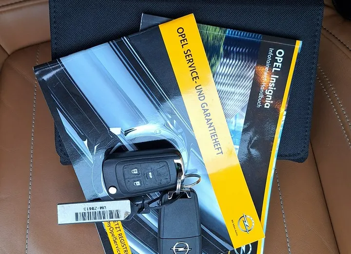 OPEL Insignia -