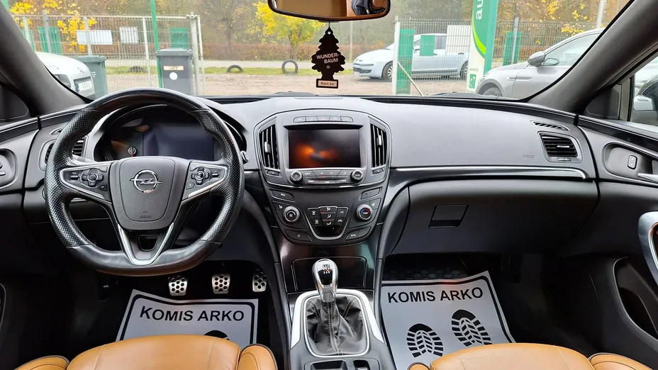 OPEL Insignia -