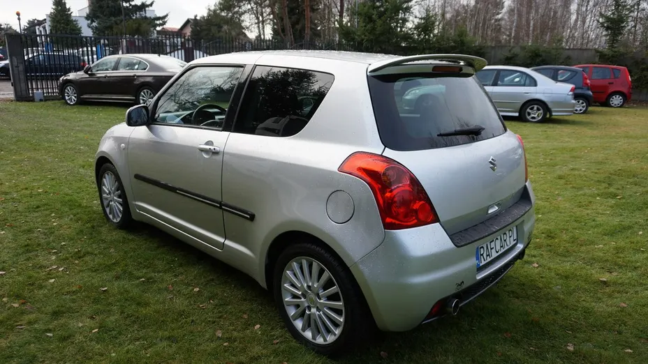 SUZUKI Swift -