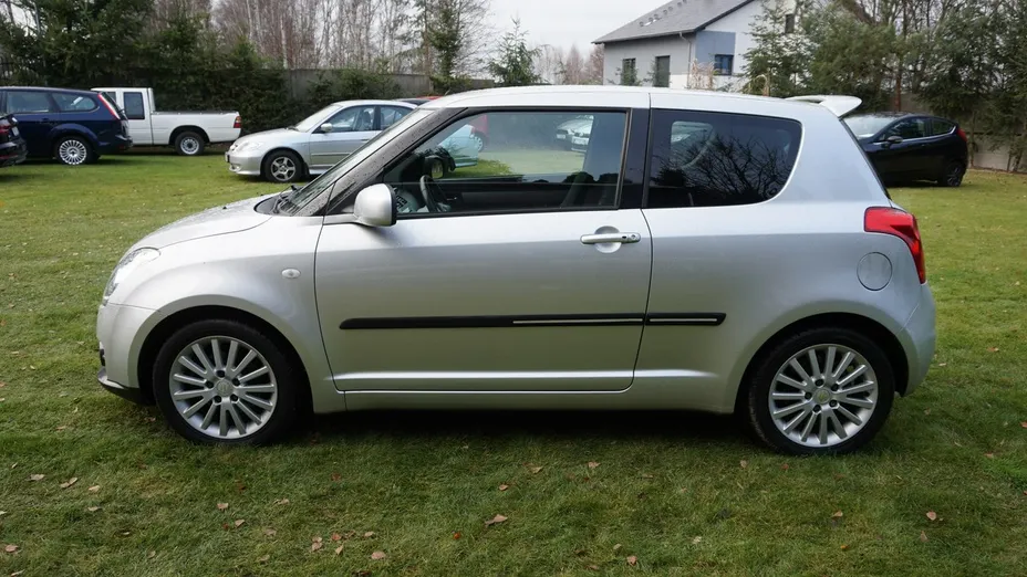 SUZUKI Swift -
