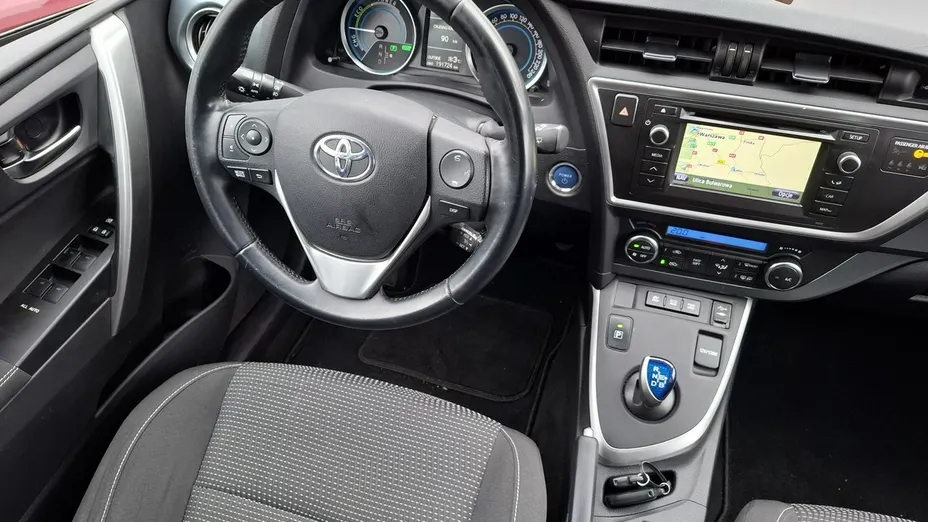 TOYOTA Auris -