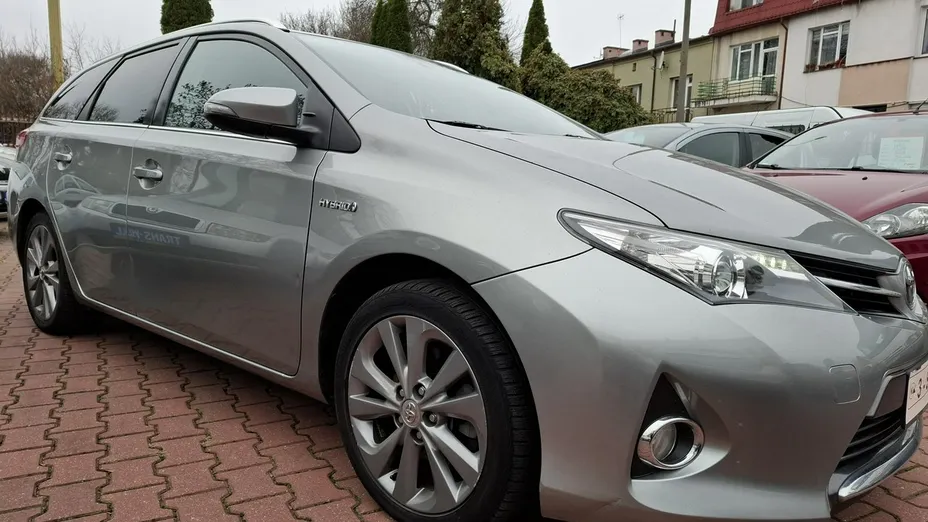 TOYOTA Auris -