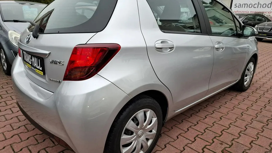 TOYOTA Yaris -