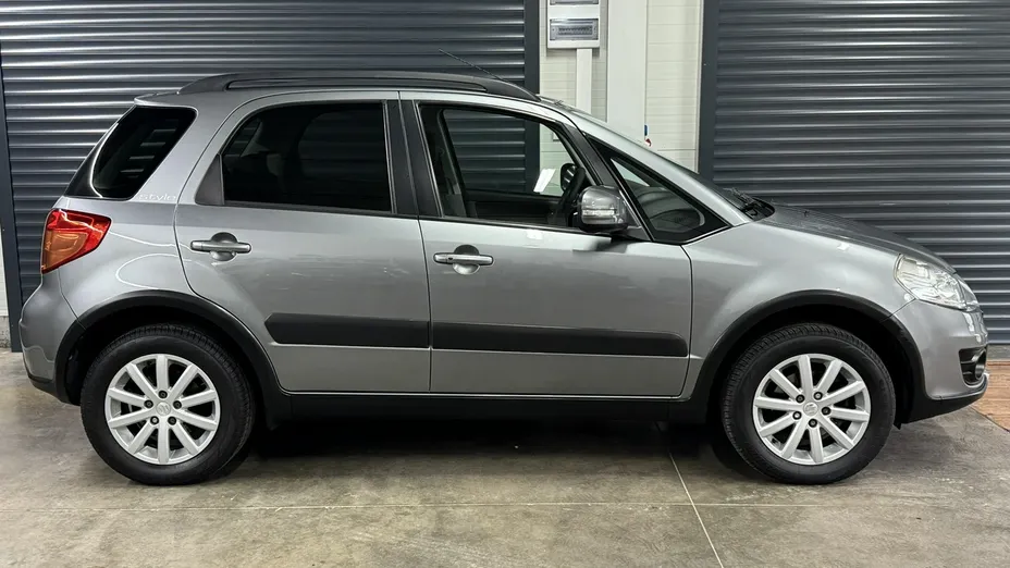SUZUKI SX4 -
