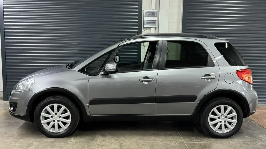 SUZUKI SX4 -
