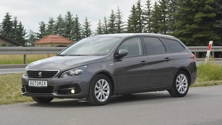 PEUGEOT 308 -