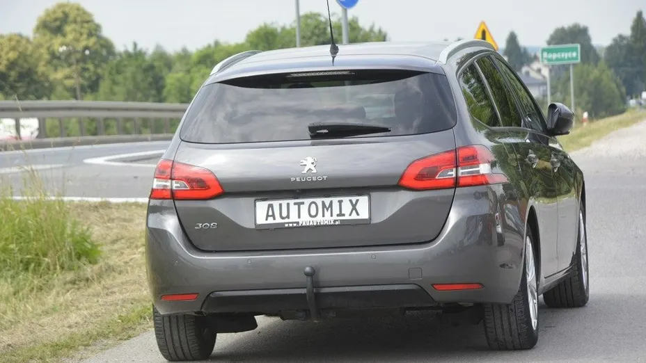 PEUGEOT 308 -