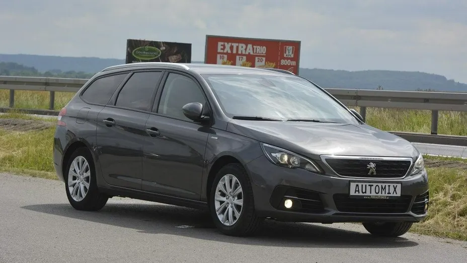 PEUGEOT 308 -
