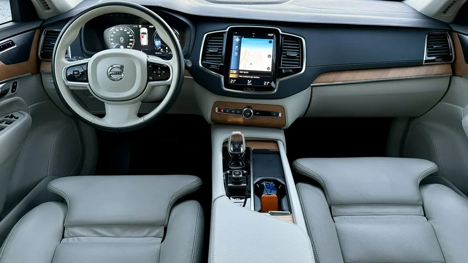VOLVO XC90 -