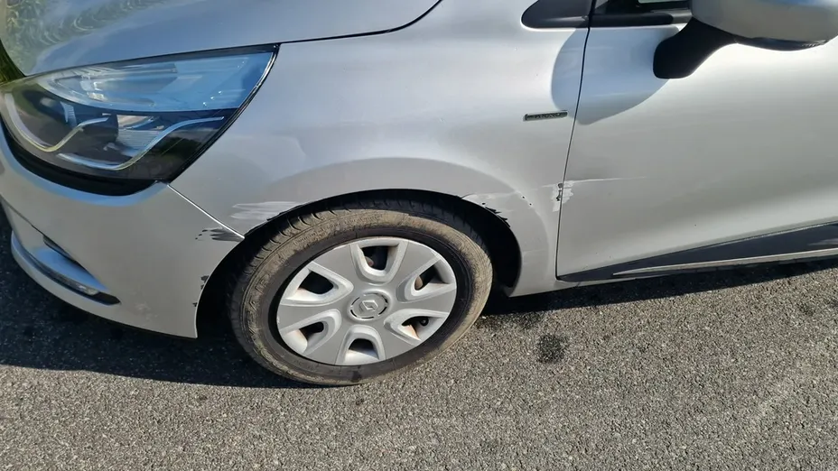 RENAULT Clio -