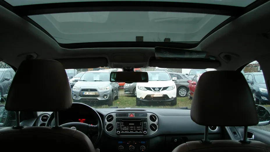 VOLKSWAGEN Tiguan -