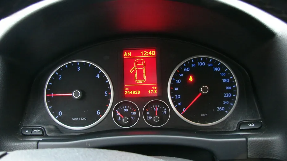 VOLKSWAGEN Tiguan -