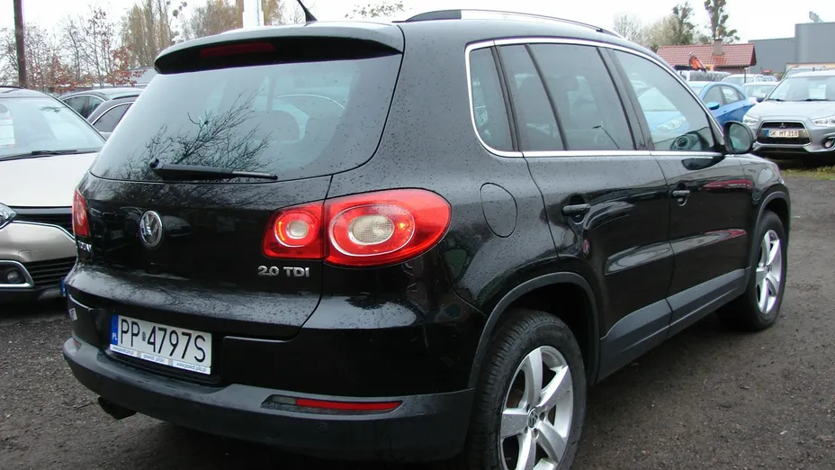 VOLKSWAGEN Tiguan -