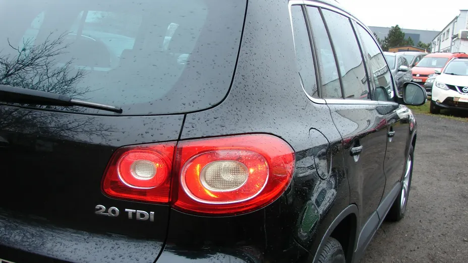 VOLKSWAGEN Tiguan -