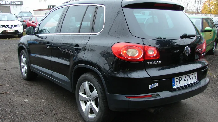 VOLKSWAGEN Tiguan -