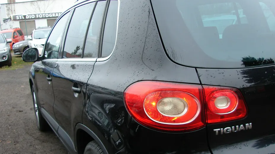 VOLKSWAGEN Tiguan -