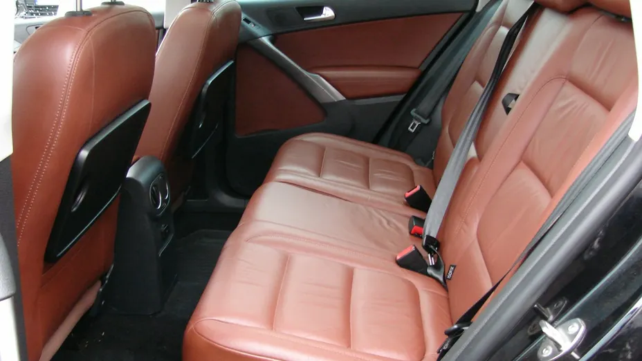 VOLKSWAGEN Tiguan -