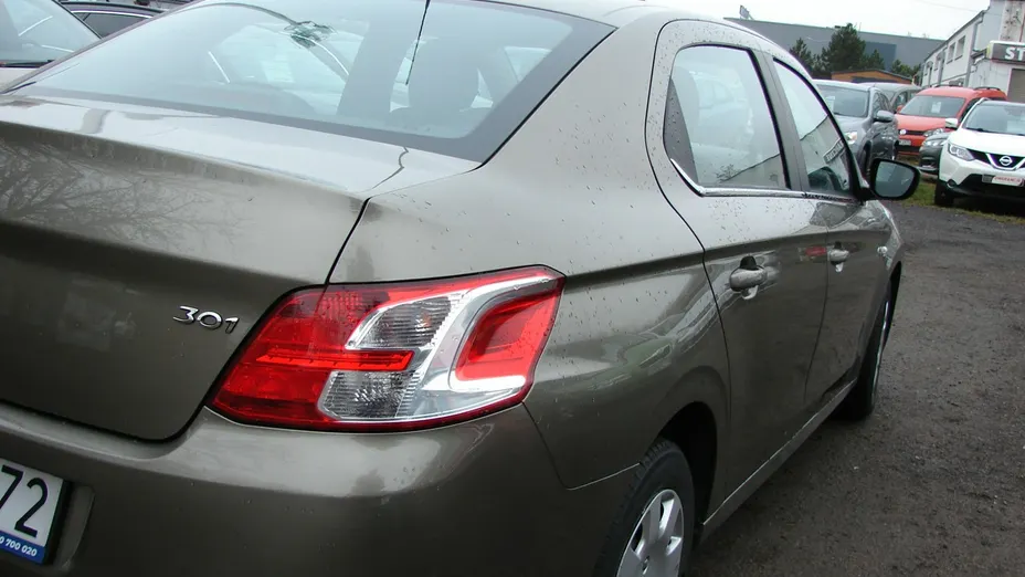 PEUGEOT 301 -