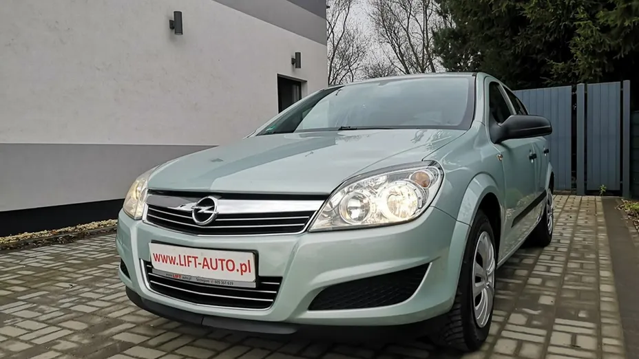 OPEL Astra -