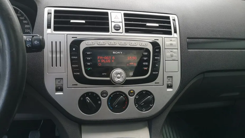 FORD Kuga -