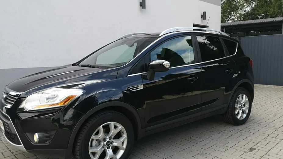 FORD Kuga -