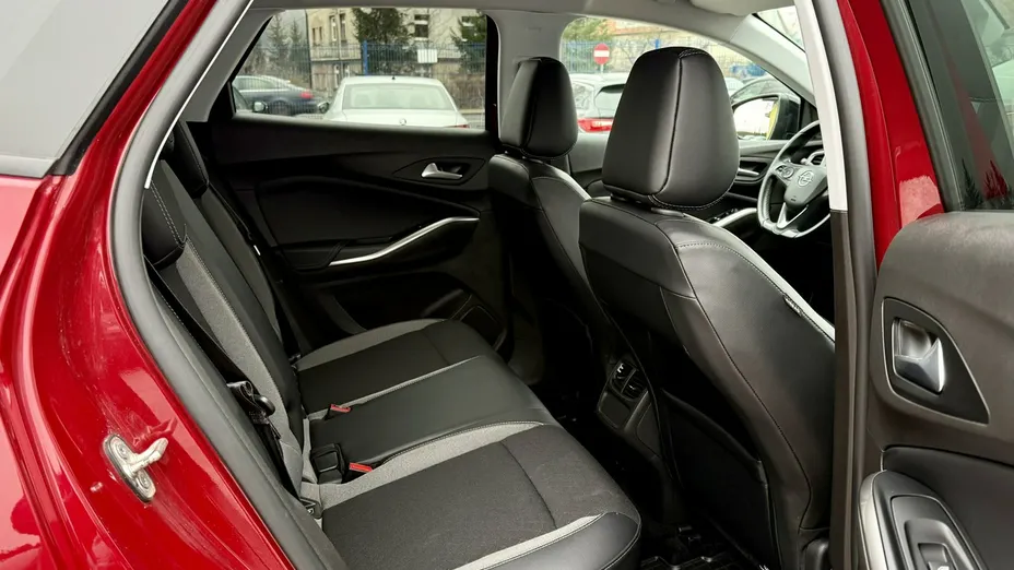 OPEL Grandland X -