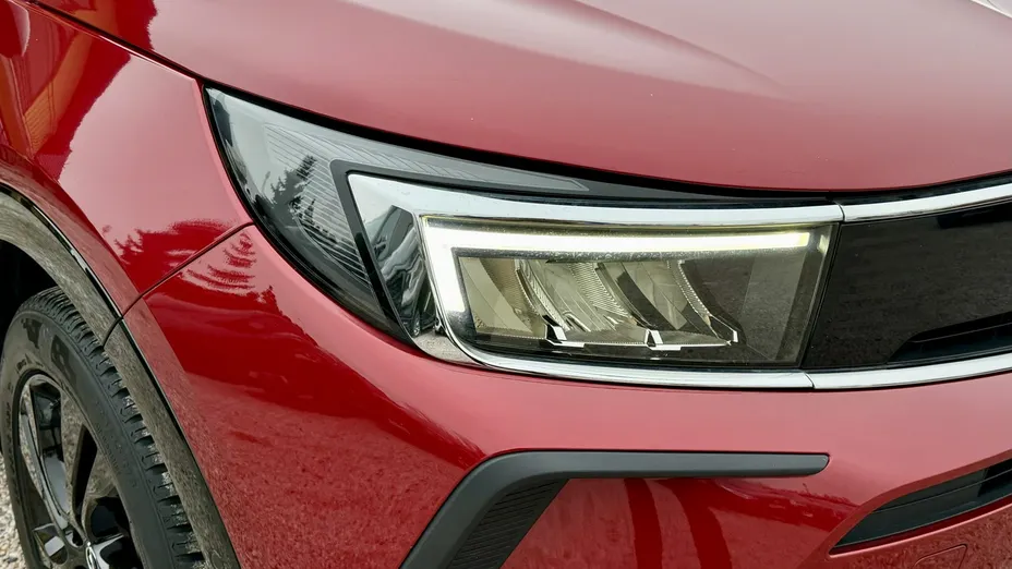 OPEL Grandland X -