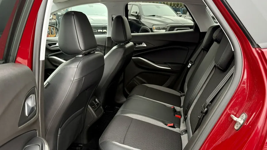 OPEL Grandland X -
