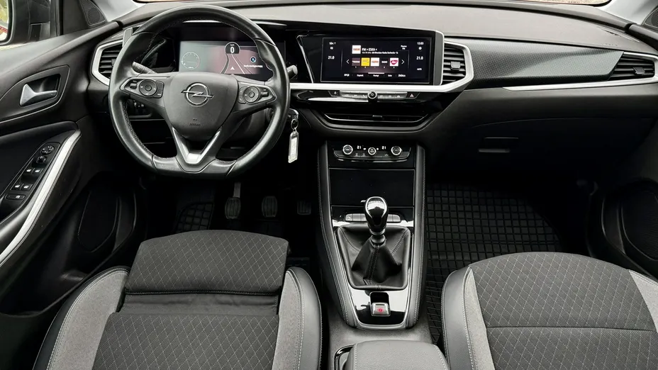 OPEL Grandland X -