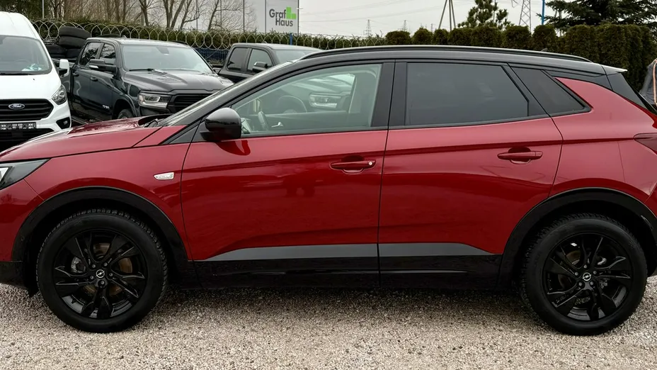 OPEL Grandland X -