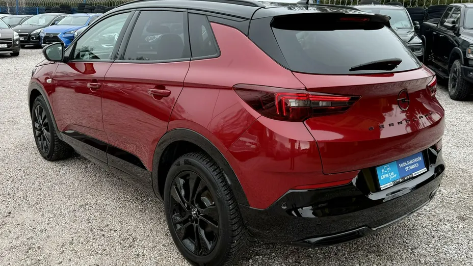 OPEL Grandland X -