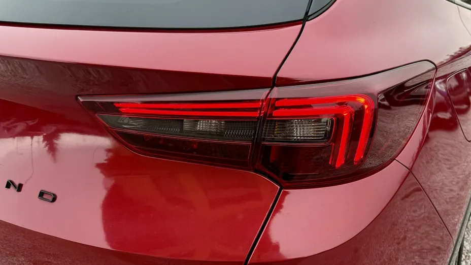 OPEL Grandland X -