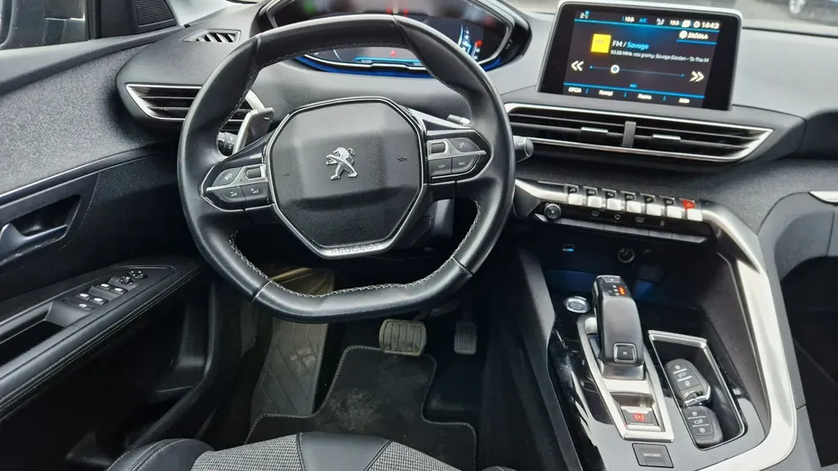 PEUGEOT 3008 -