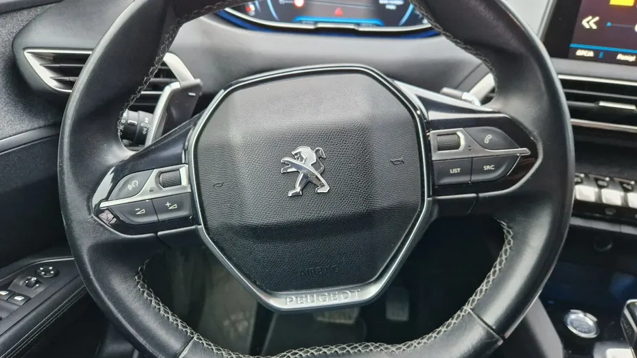 PEUGEOT 3008 -