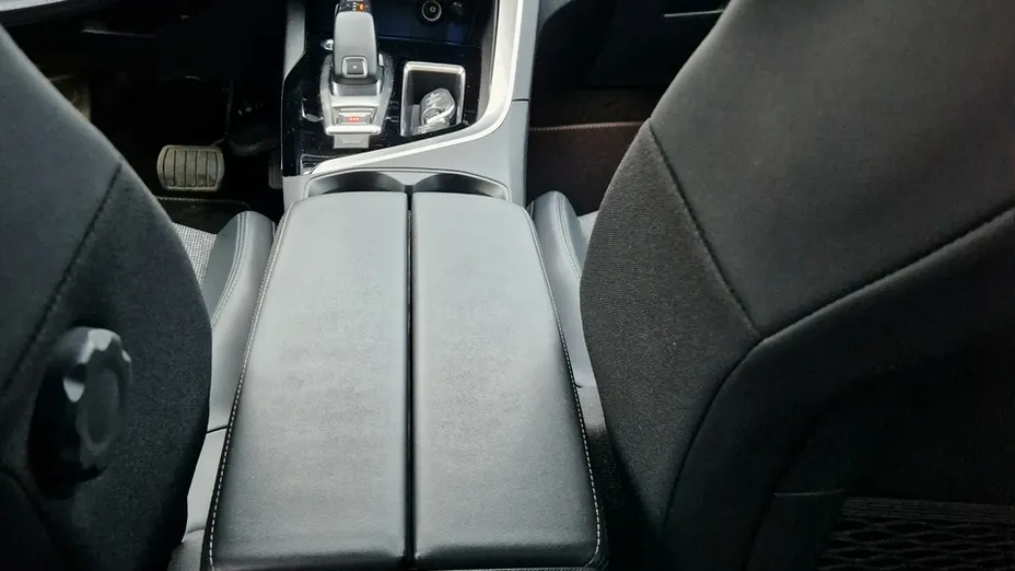 PEUGEOT 3008 -