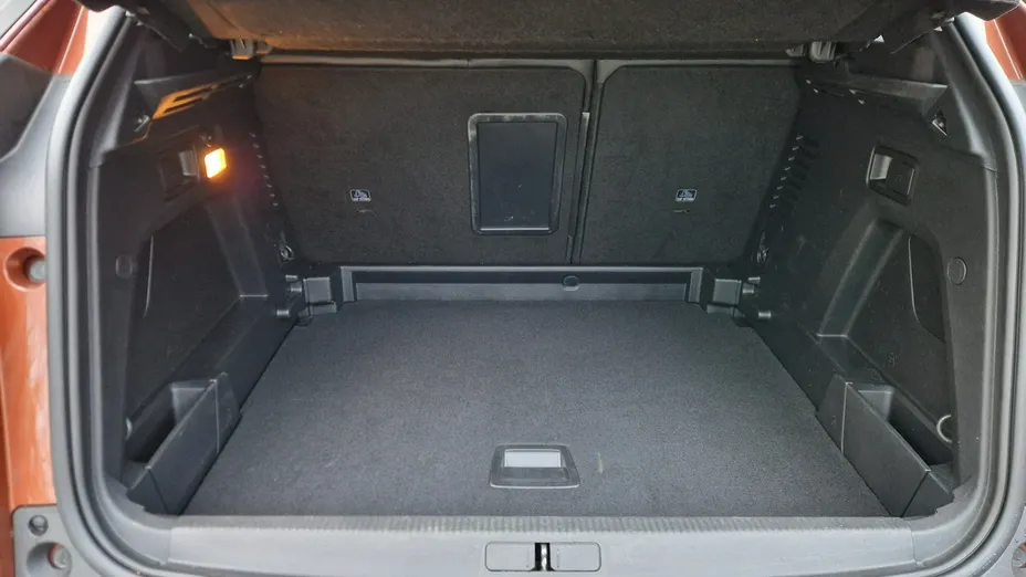 PEUGEOT 3008 -