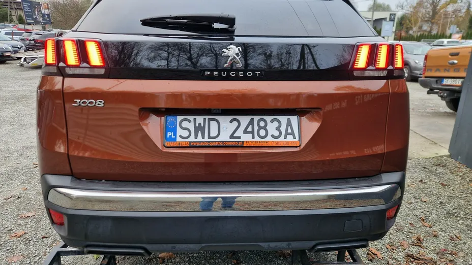 PEUGEOT 3008 -