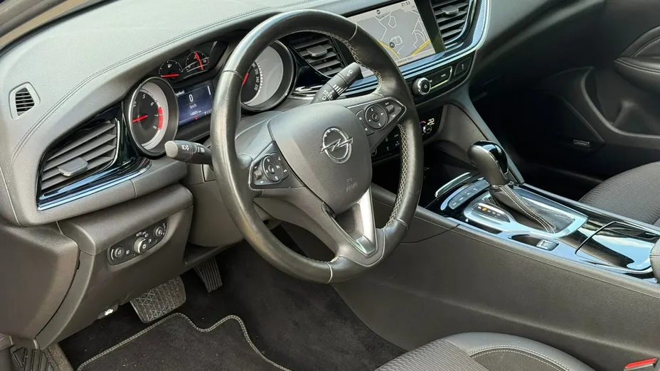 OPEL Insignia -