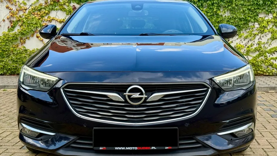 OPEL Insignia -