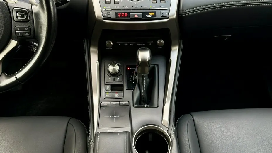 LEXUS NX -