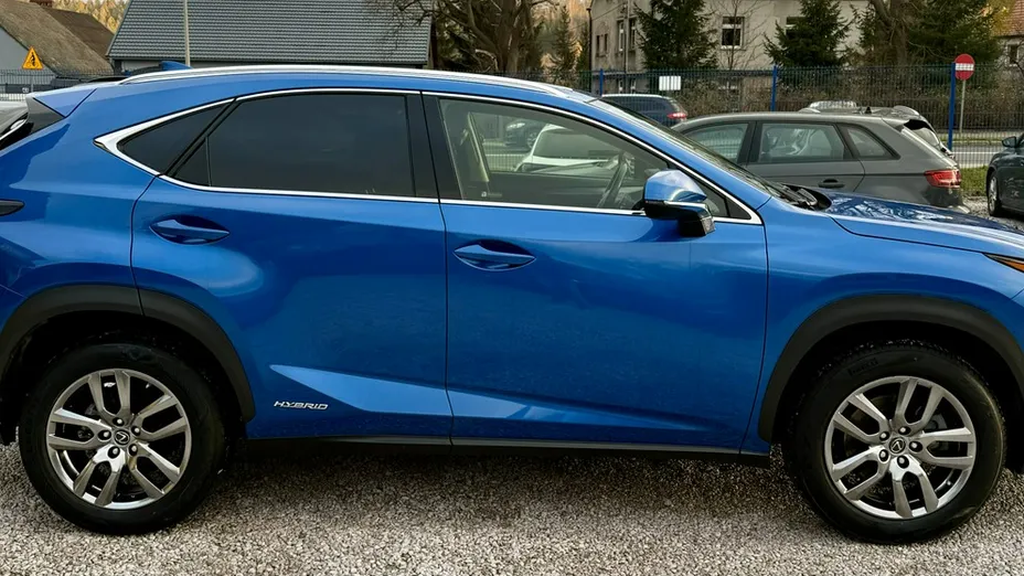 LEXUS NX -