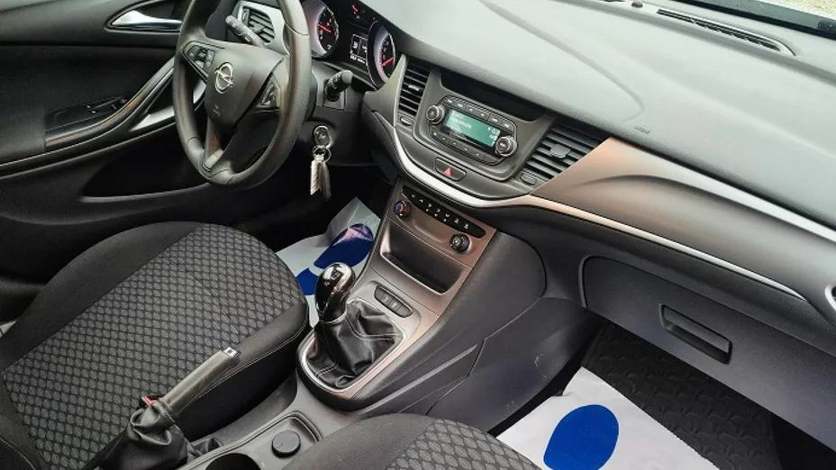 OPEL Astra -