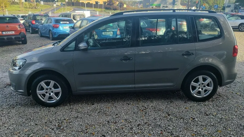 VOLKSWAGEN Touran -