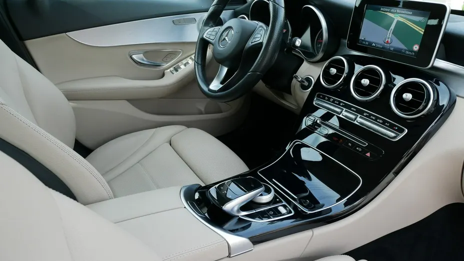 MERCEDES-BENZ C Klasa -