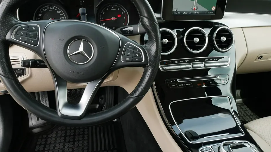 MERCEDES-BENZ C Klasa -