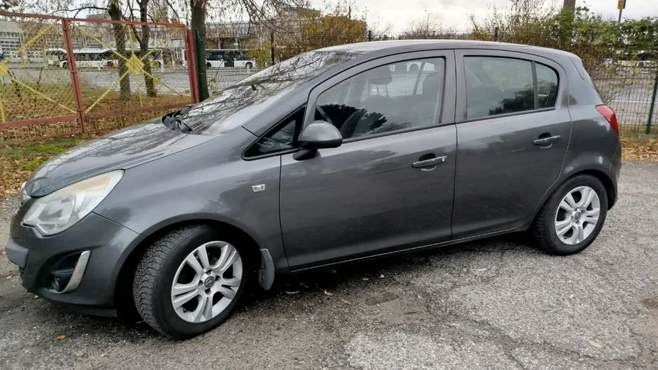 OPEL Corsa -