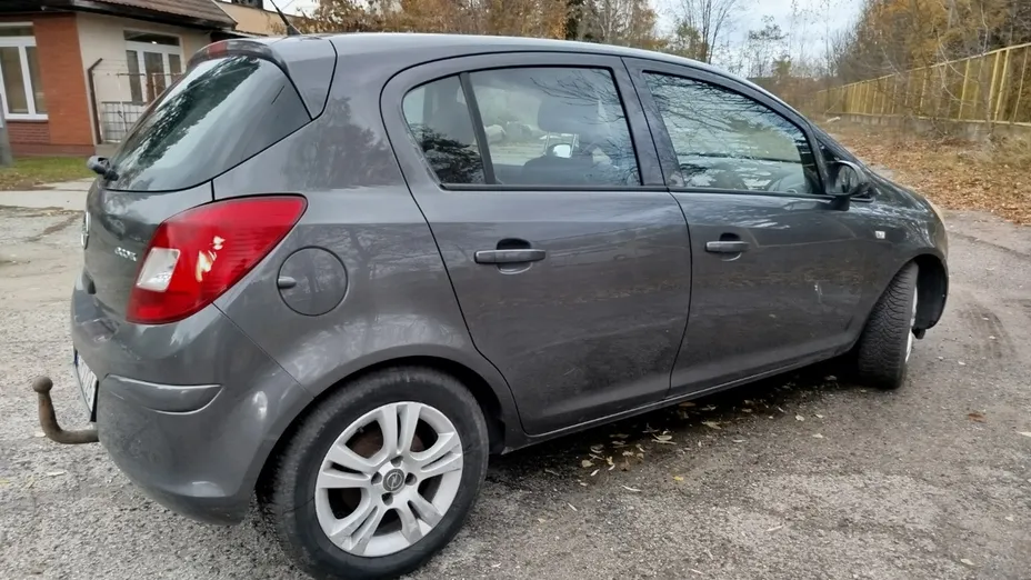OPEL Corsa -