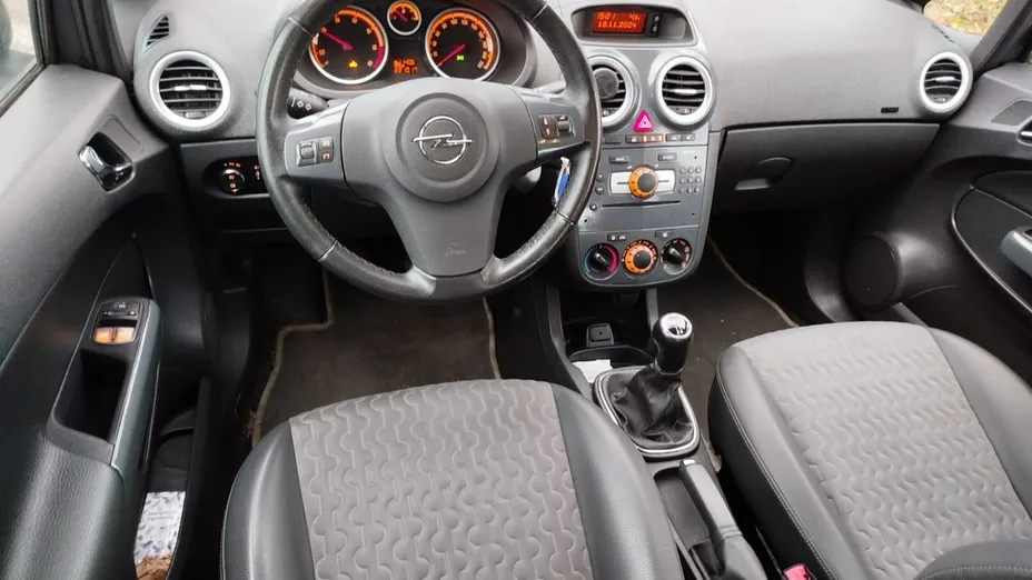 OPEL Corsa -