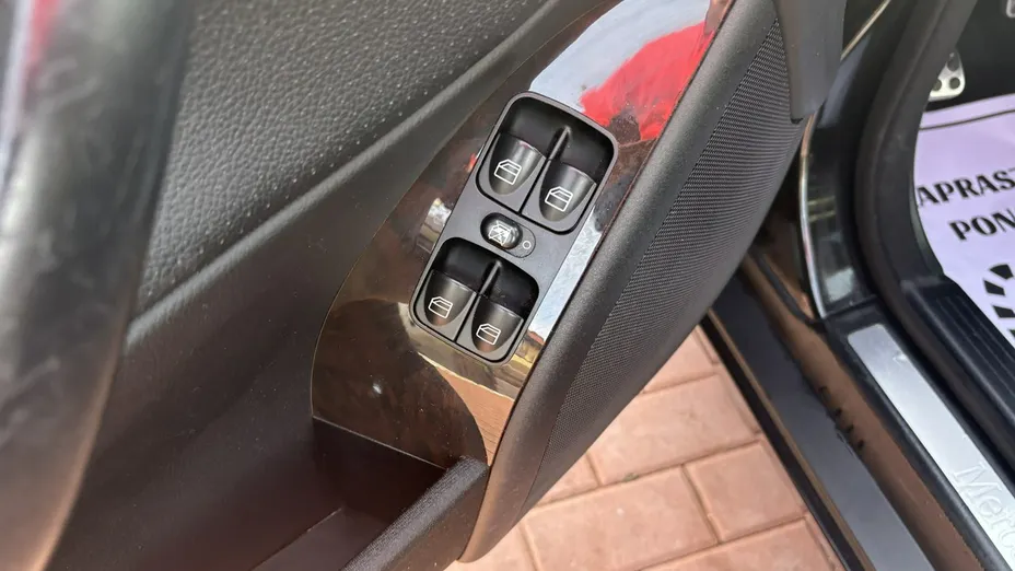 MERCEDES-BENZ C Klasa -